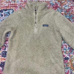 Patagonia pullover, worn but still in great condition. Fits great